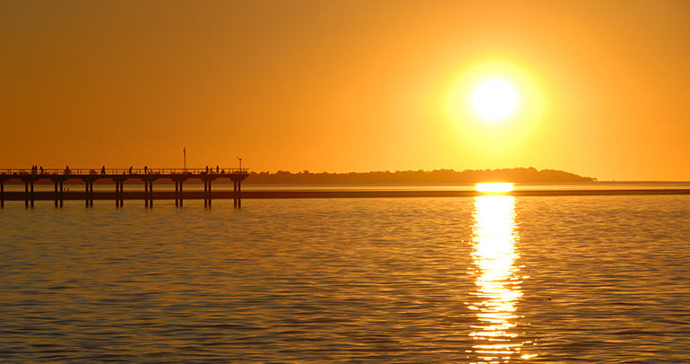 Blue-Dolphin-Sunset-Cruise-Hervey-Bay-image